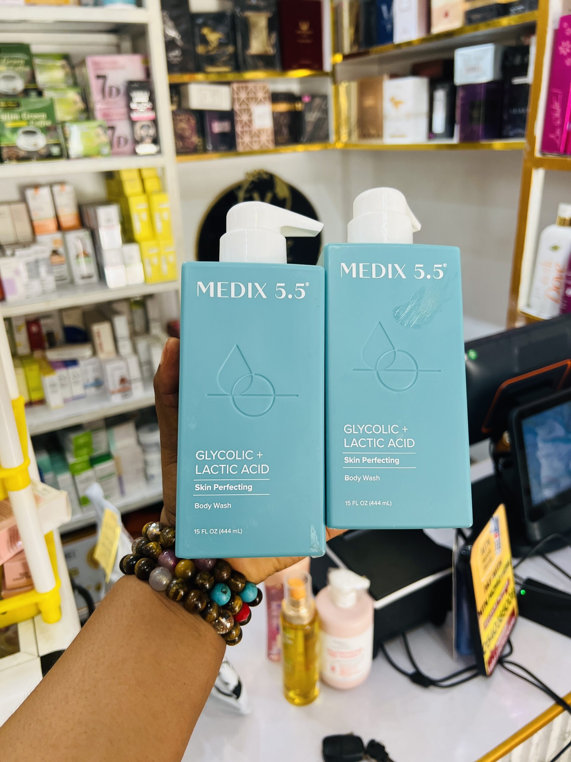 Medix 5.5 glycolic + lactic skin perfecting body wash