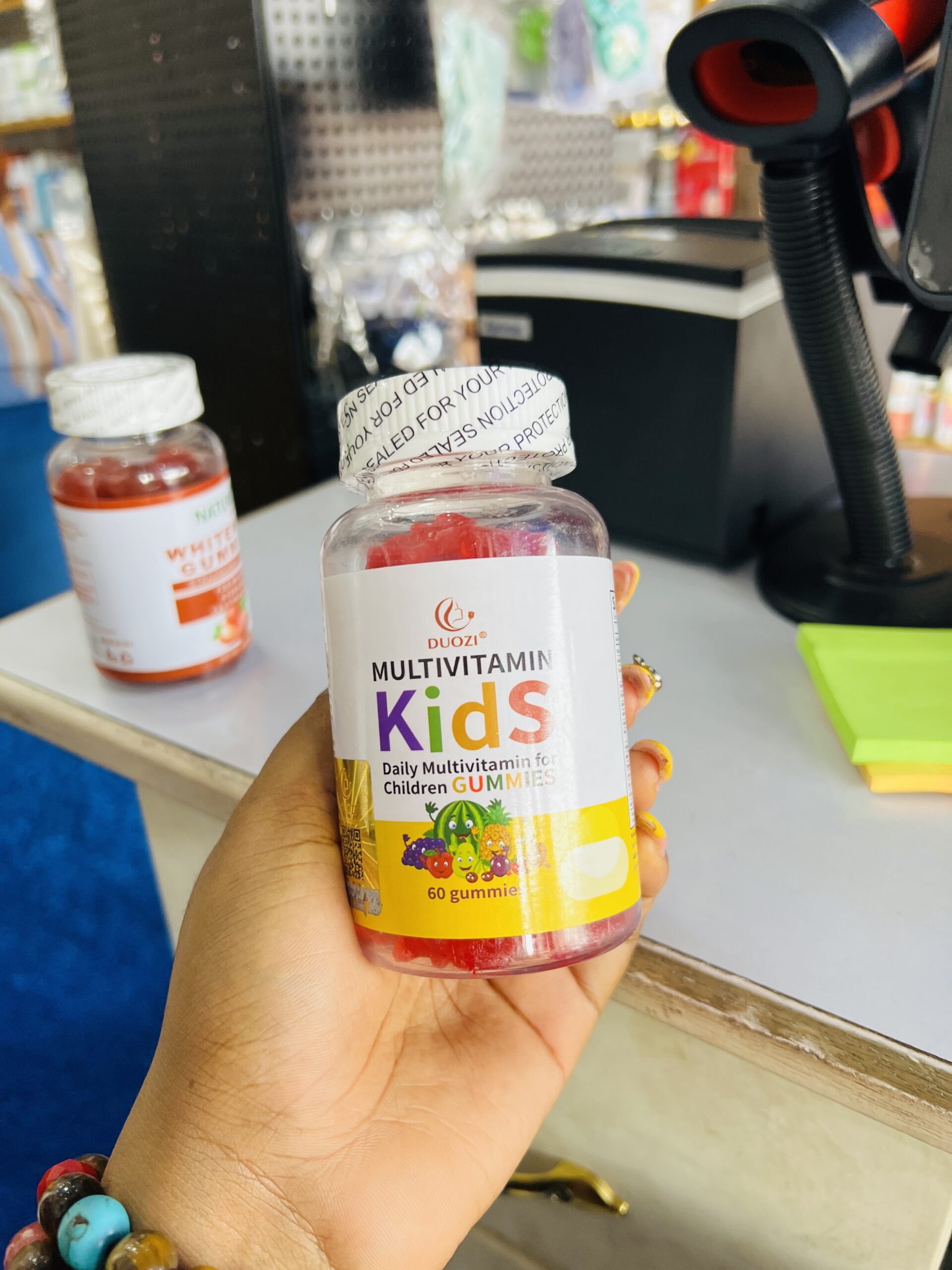 Douzi kids multivitamin gummies