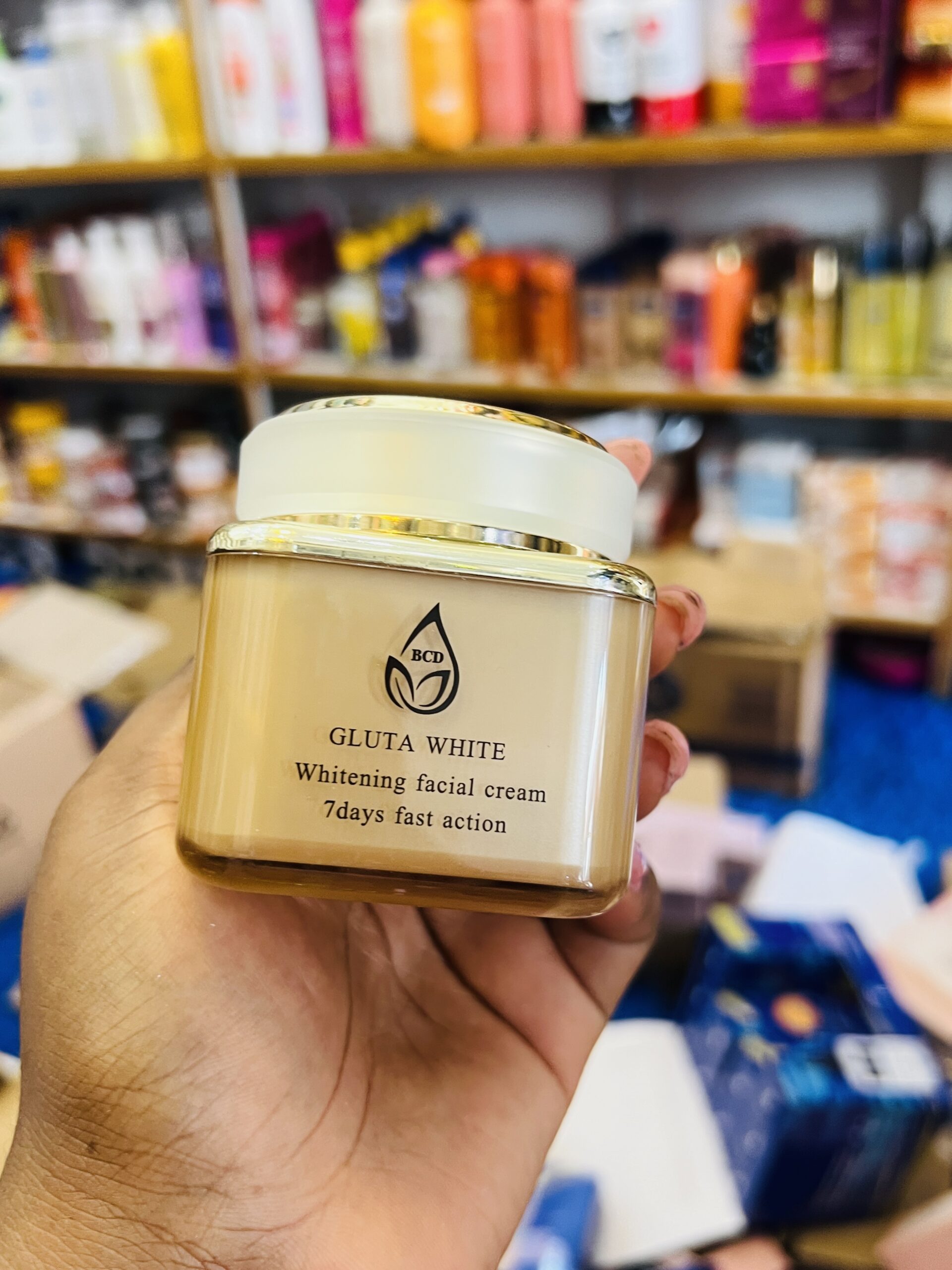 Gluta white whitening facial cream
